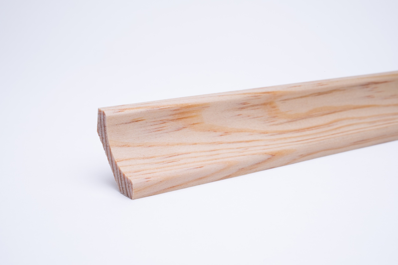 Real wood skirting as coved profile in pine oiled Real wood skirting as coved profile in pine oiled