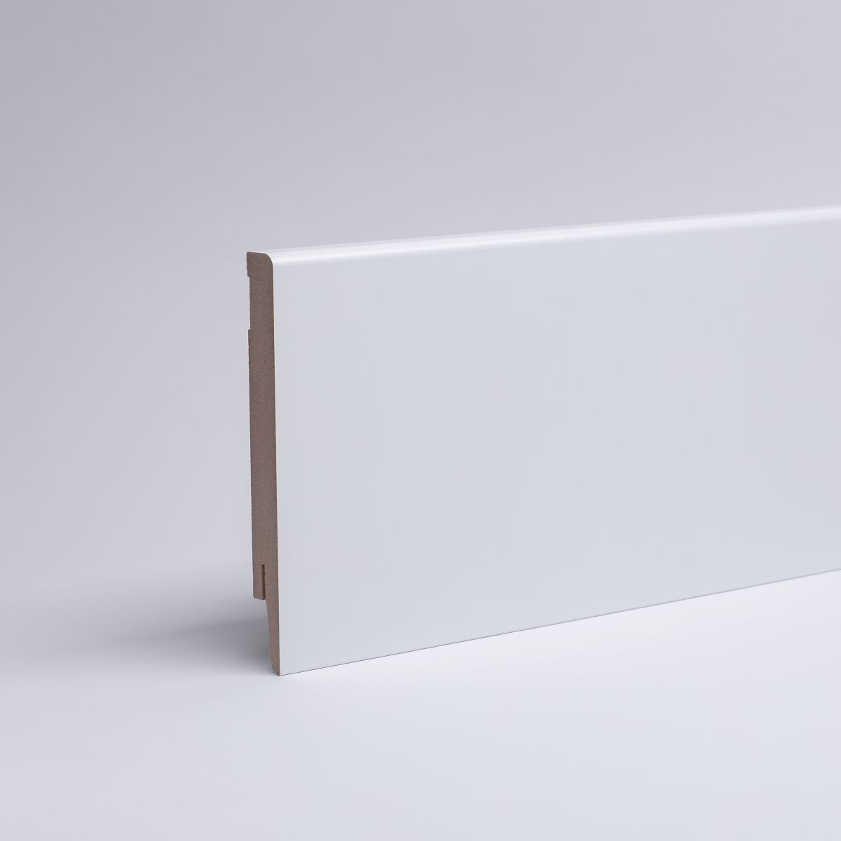 Skirting with classic profile with MDF-Core 150 mm white Skirting with classic profile with MDF-Core 150 mm white