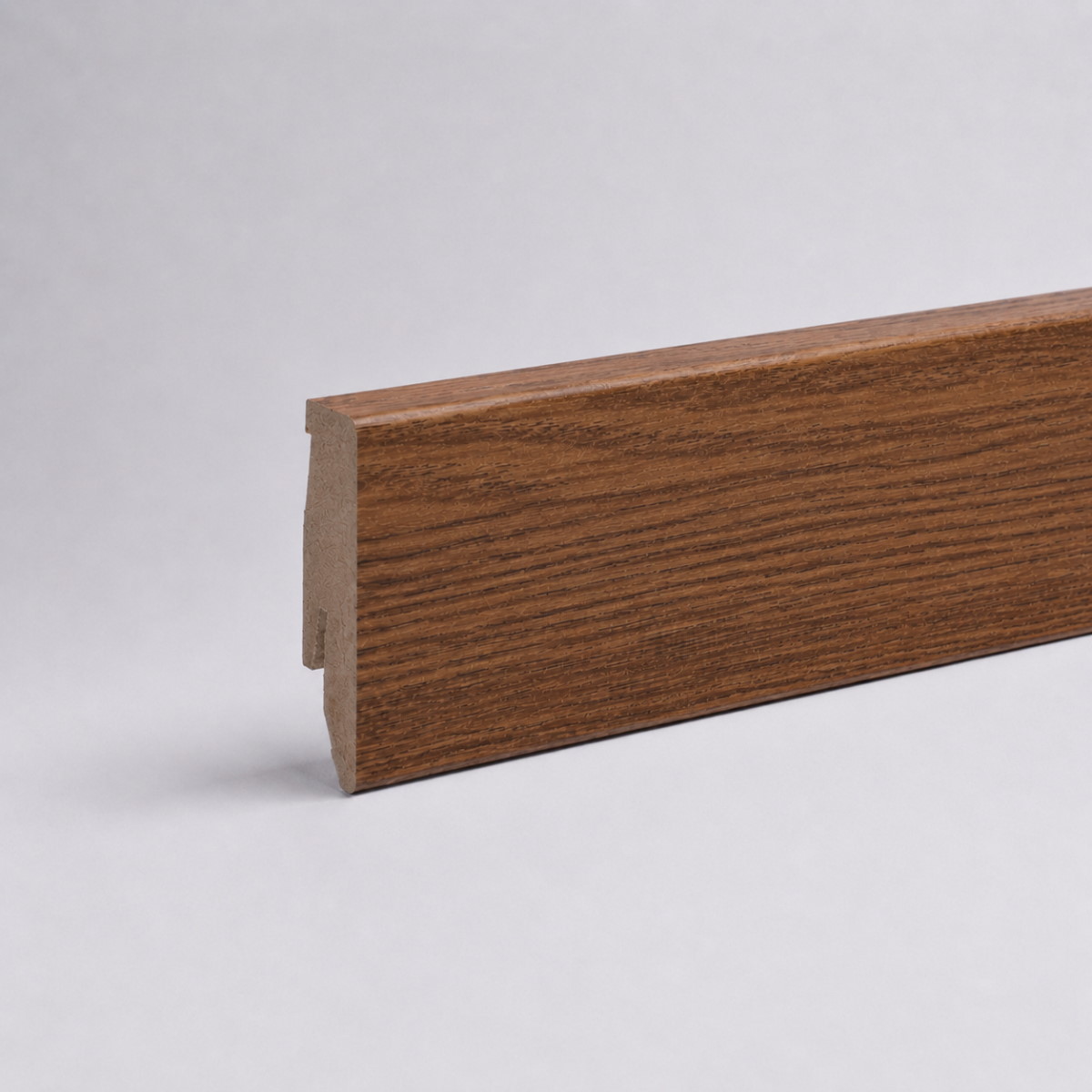 Sockelleiste mit Holzoptik 60 mm Eiche gebeizt