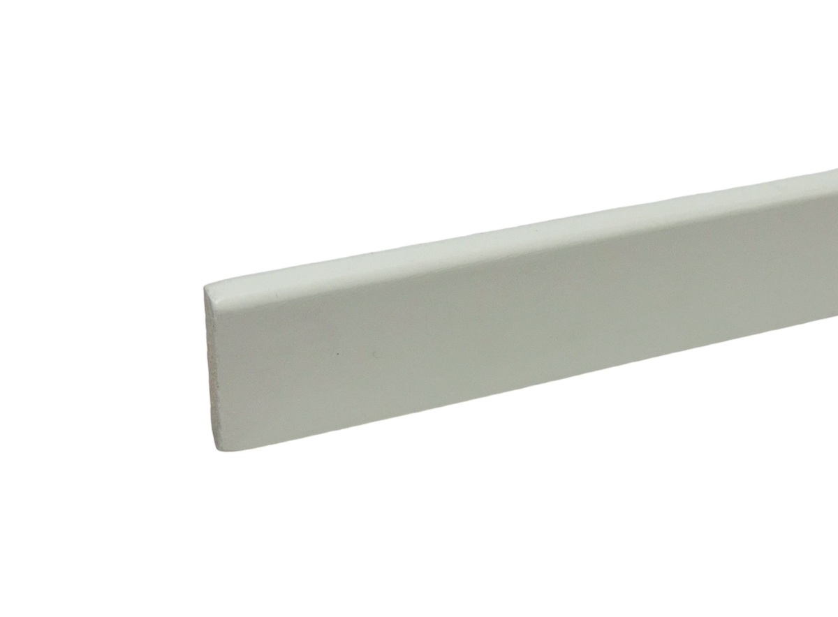 Cover strip Solid wood skirting board 28 x 5 mm - white lacquered Cover strip Solid wood skirting board 28 x 5 mm - white lacquered