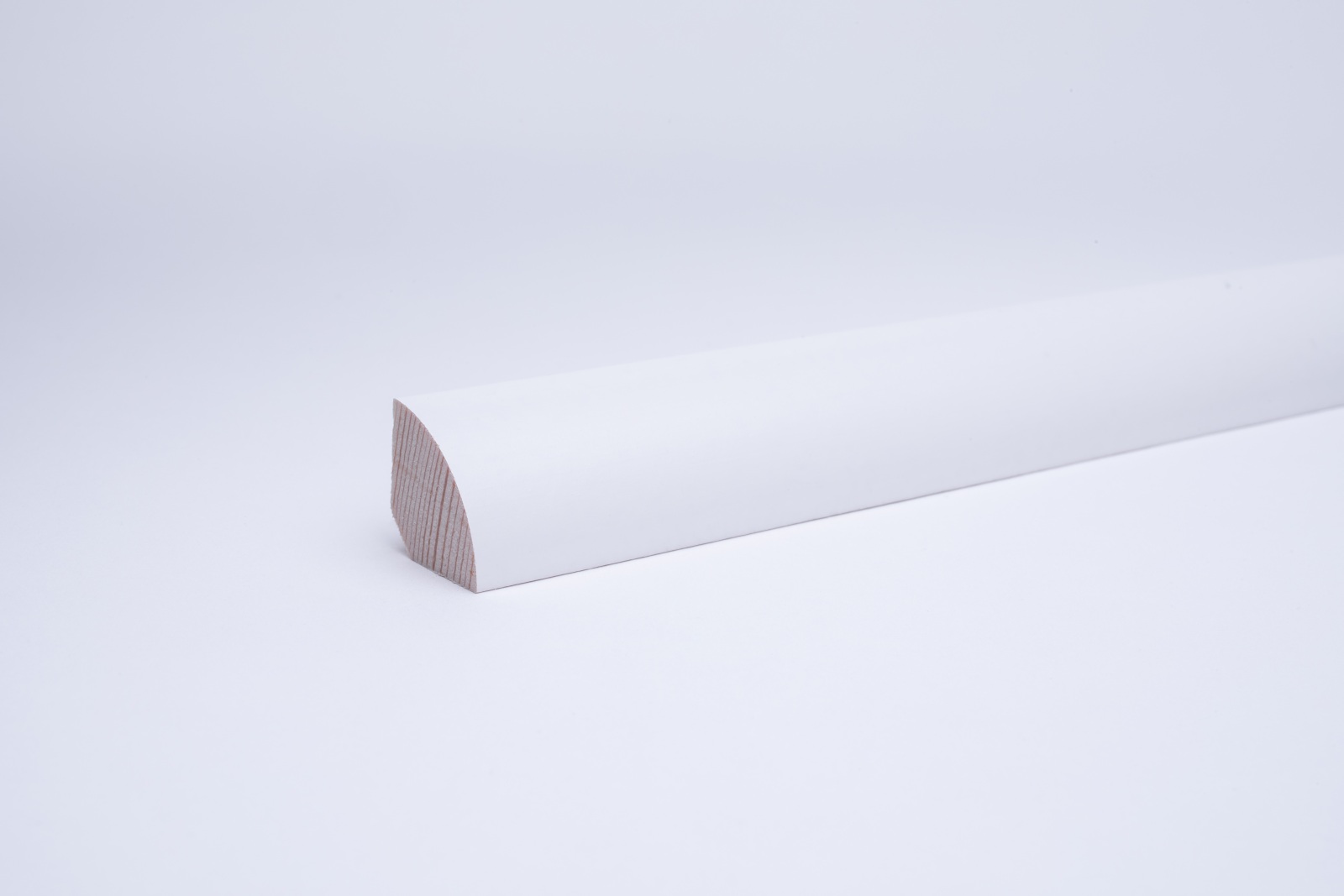 Real wood skirting as quarter round profile white varnished Real wood skirting as quarter round profile white varnished