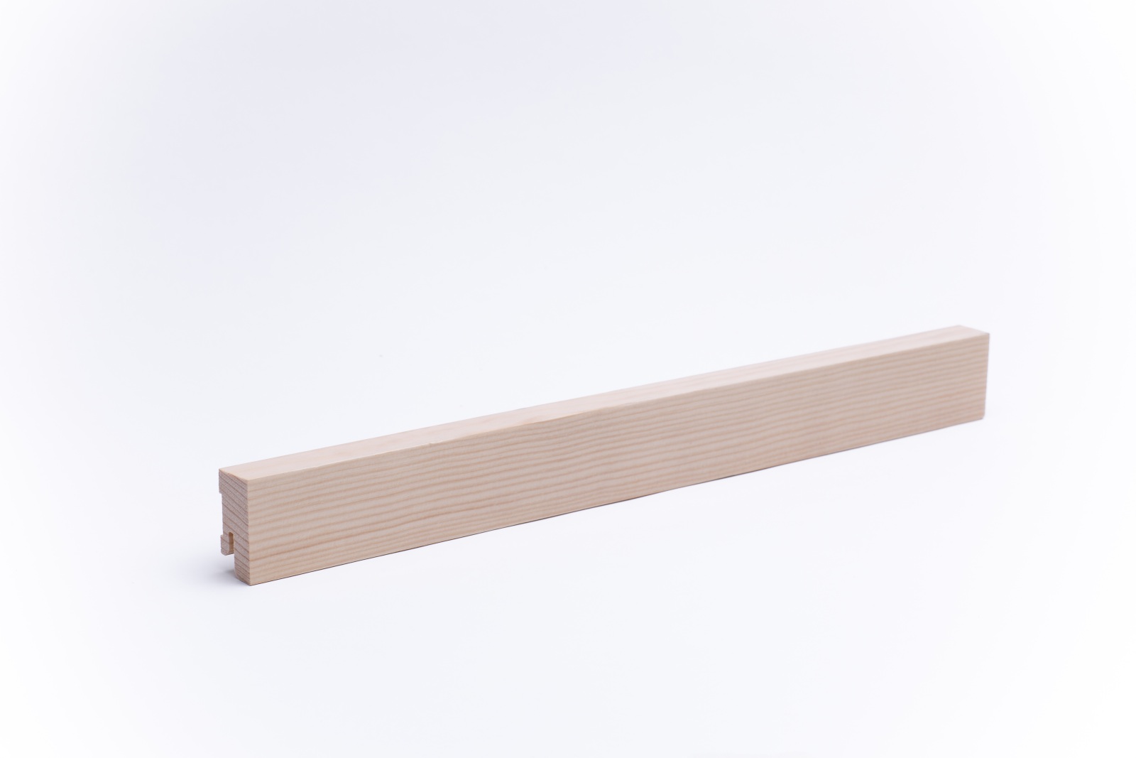 Solid wood skirting 40 mm with quadrangular varnished pine