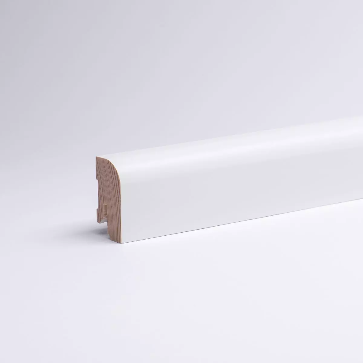 Massivholz Sockelleiste 40mm abgerundet - Buche RAL9010 Weiß lackiert