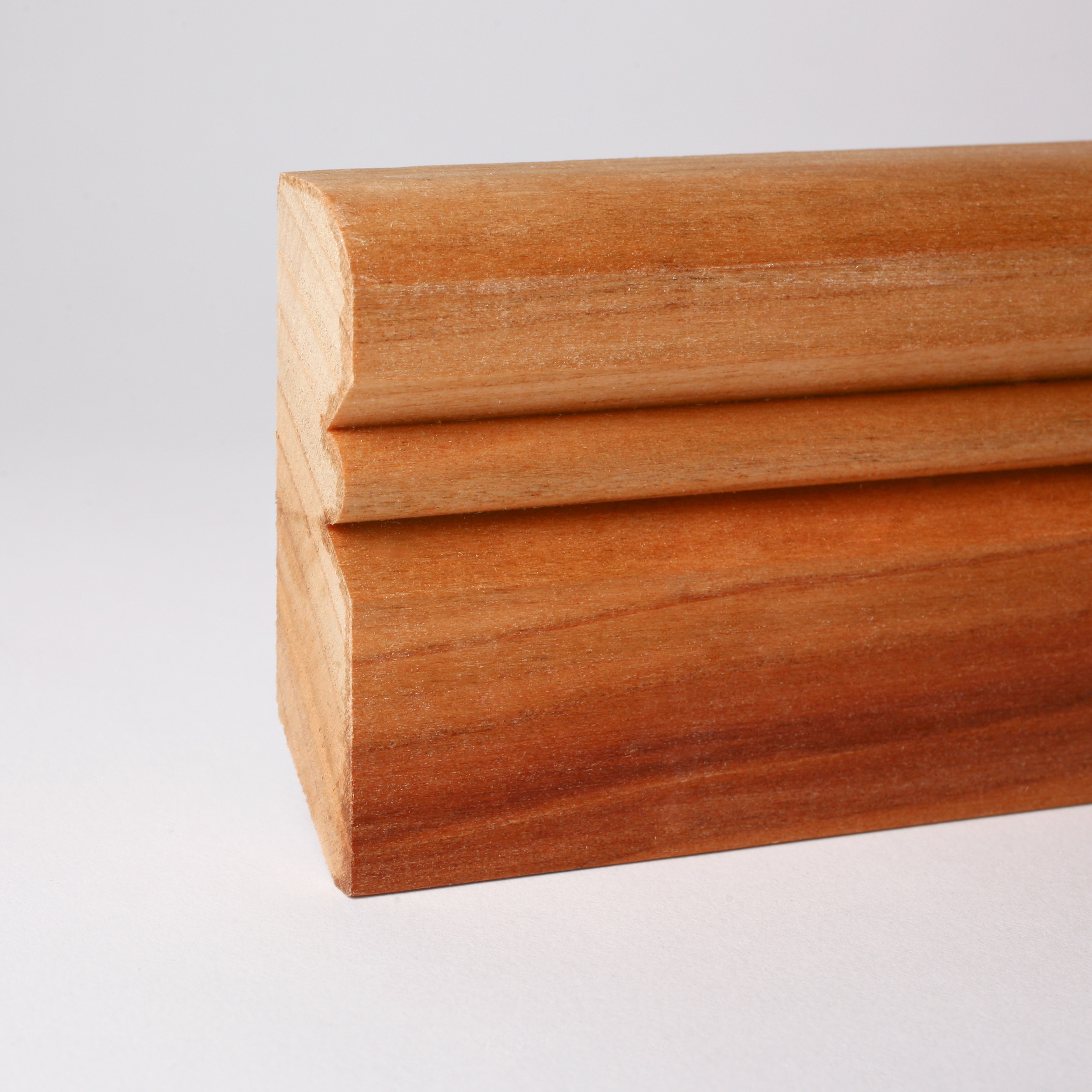 Solid wood skirting Alt Reno profile 80mm - cherry oiled Solid wood skirting Alt Reno profile 80mm - cherry oiled