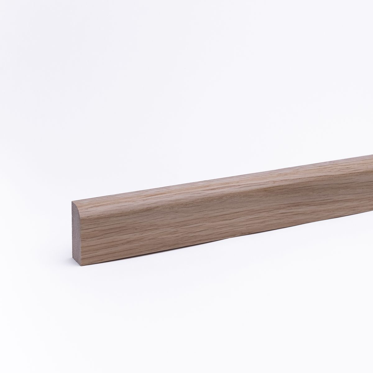 30 lfm Leiste massiv Eiche 38 x 19mm mit abgerundeter Vorderkante lackiert