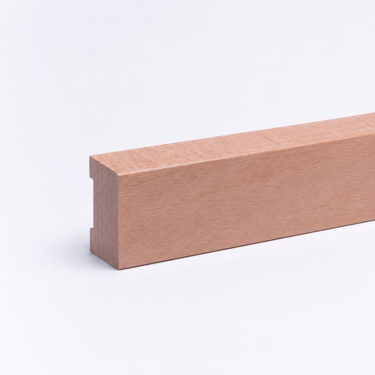 28.8 linear meters of solid wood baseboard, 40 mm, beveled - lacquered beech