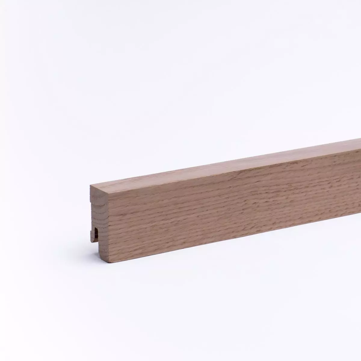 solid wood skirting 40mm with quadrangular varnished oak