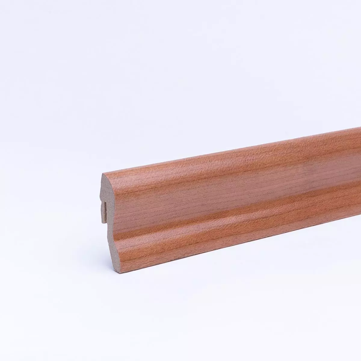 Furnier-Sockelleiste 40 mm Kirsche gelackt