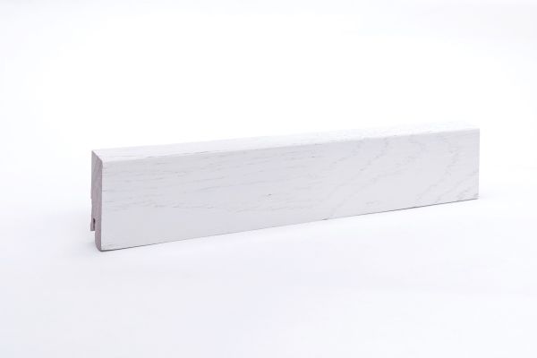 Massivholz-Sockelleiste 60mm mit abgeschrägter Vorderkante - Eiche weiß lackiert