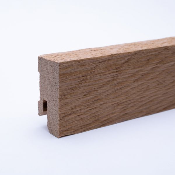 Vierkant Massivholz-Sockelleiste 40mm - Eiche gebürstet und lackiert