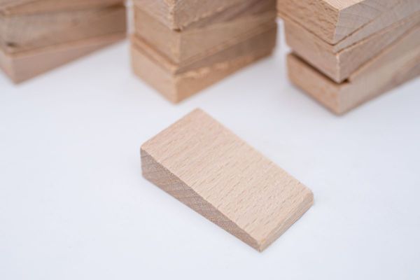 25x Holz Abstandskeile / Distanzkeile - Universal