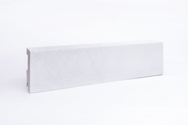 Massivholz-Sockelleiste 80mm mit abgeschrägter Vorderkante - Eiche weiß lackiert